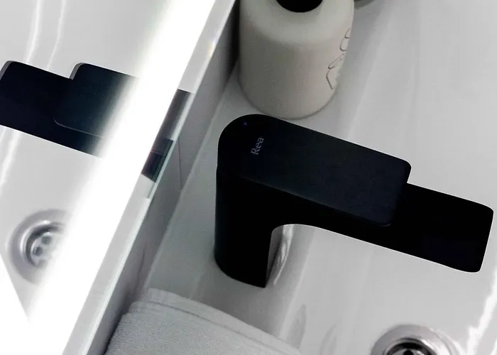 2 Bedroom At J7 Monciskese